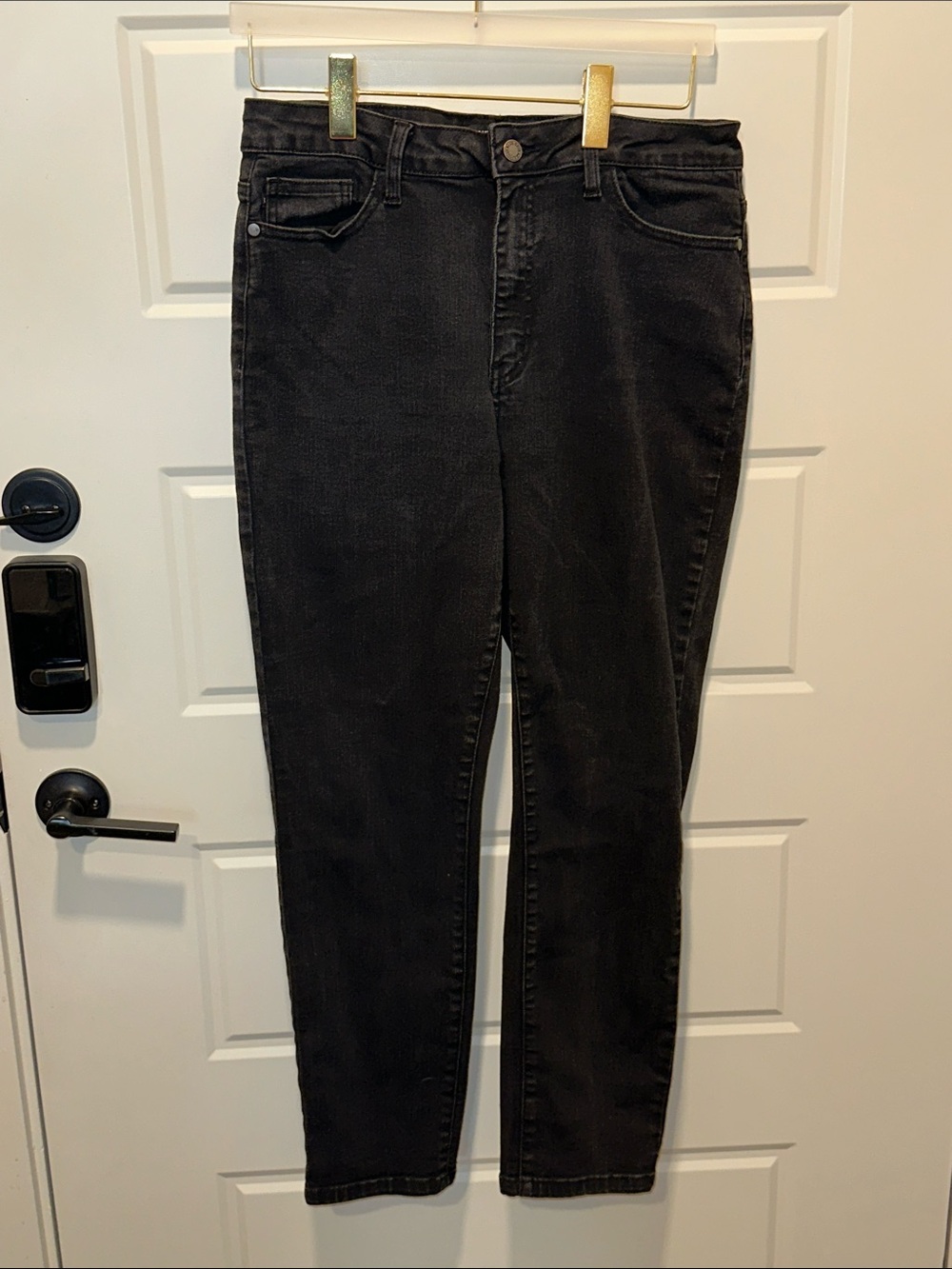 JUDY BLUE MID RISE SLIM FIT BLACK JEANS